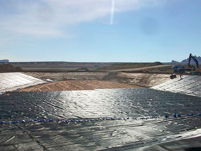 Укладка геомембран